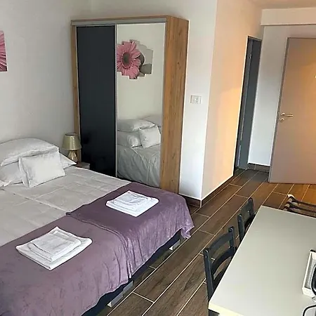 M70 Apartmanhaz 公寓式酒店 3*