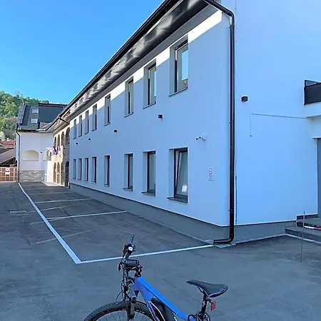 M70 Apartmanhaz 公寓式酒店