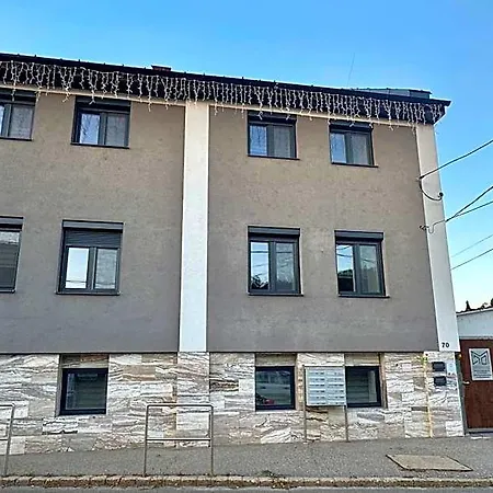 M70 Apartmanhaz 3* 米什科尔茨