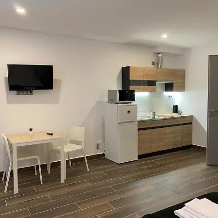 M70 Apartmanhaz Lägenhetshotell 3*